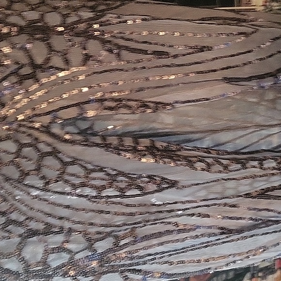 Dress - Picture 5 of 8